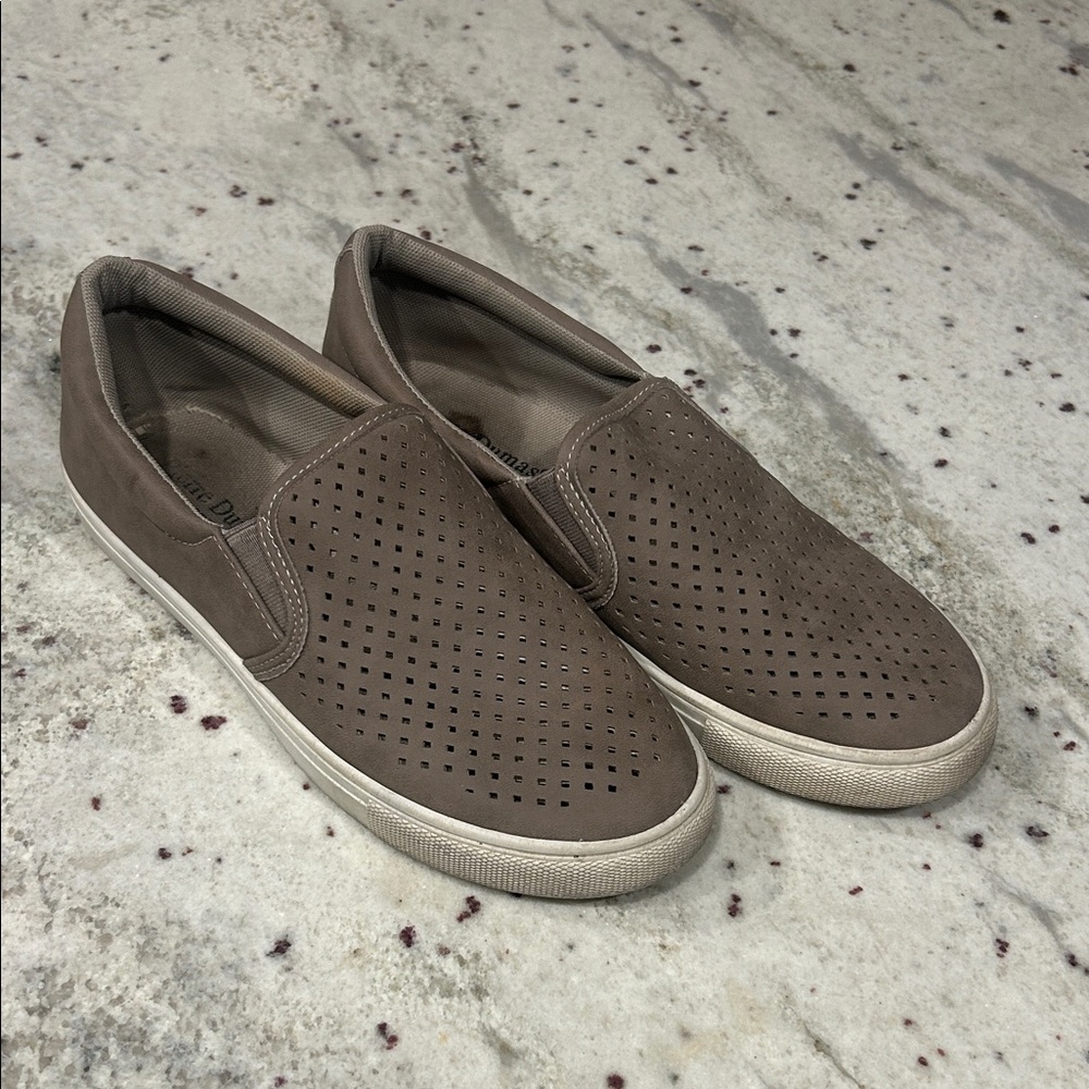 Pierre Dumas Comfort Foam brown size 8 shoes, slides, slip on shoes